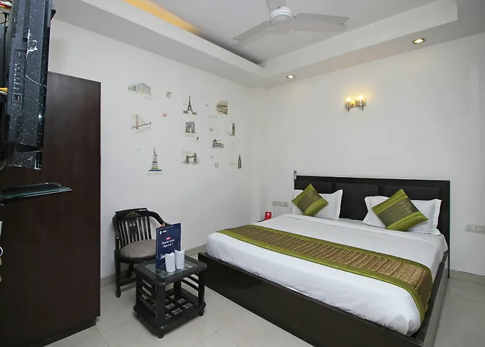 Oyo 9030 Hotel Delhi Airport Plaza