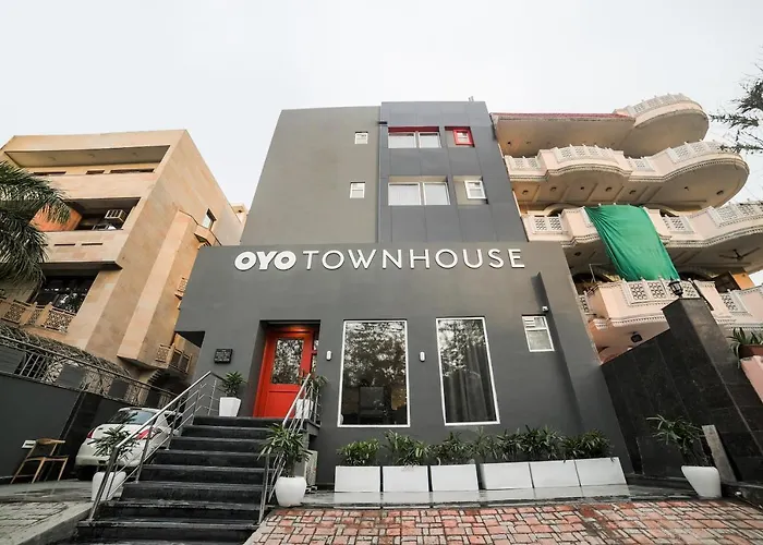 Oyo Townhouse 082 Chander Nagar Janakpuri
