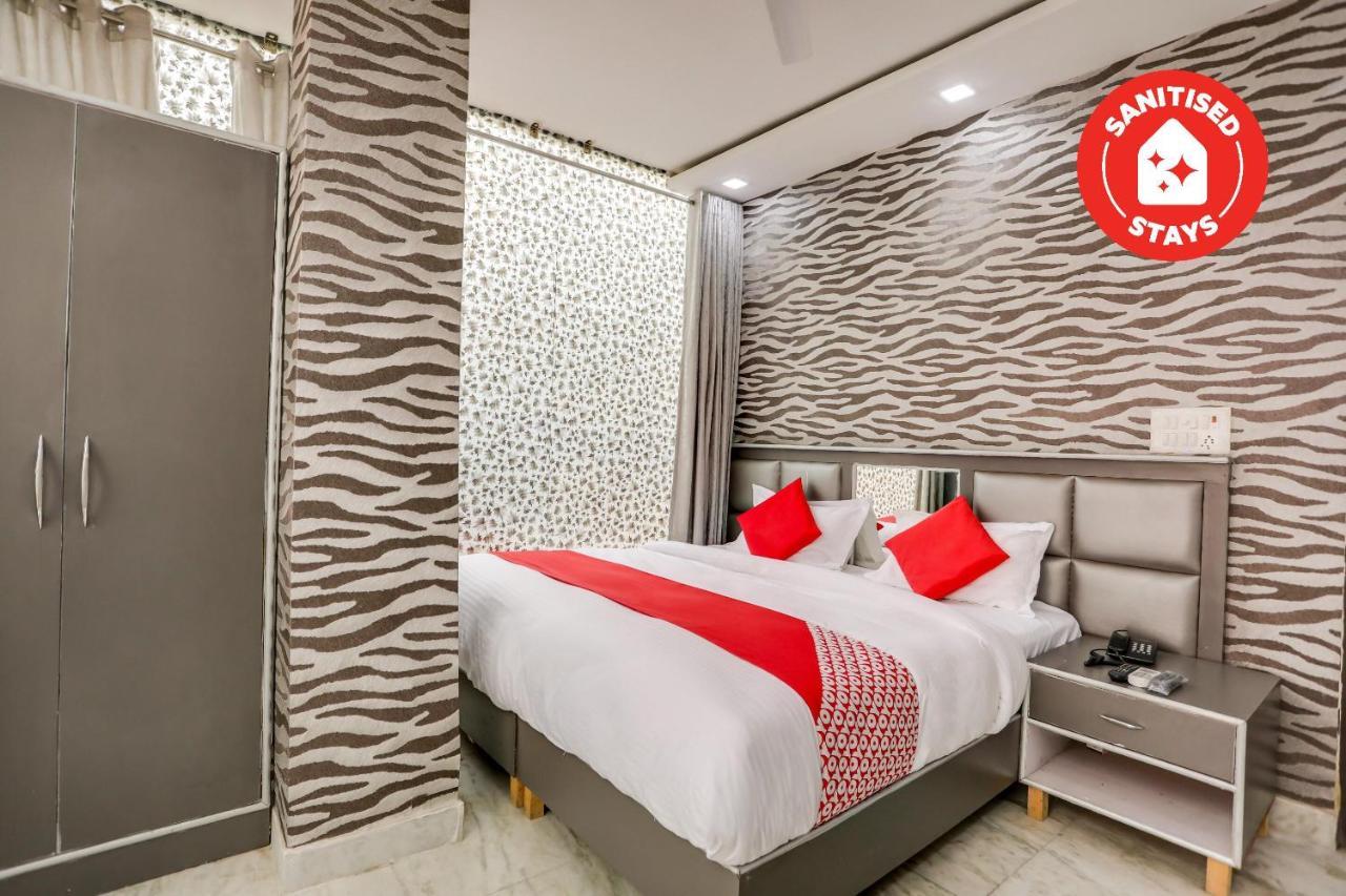 Hotel O Anshun Residency Near Mk Cinemas Rohini Delhi (National Capital Territory of India)