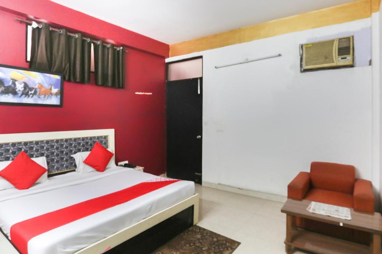 Hotel Oyo 66487 Delight Homes Kalkaji Devi