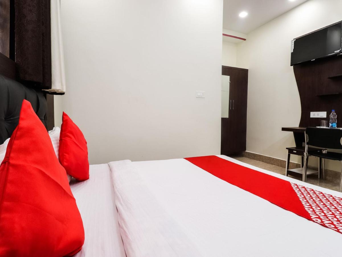Hotel Oyo 73841 Amrit Residency