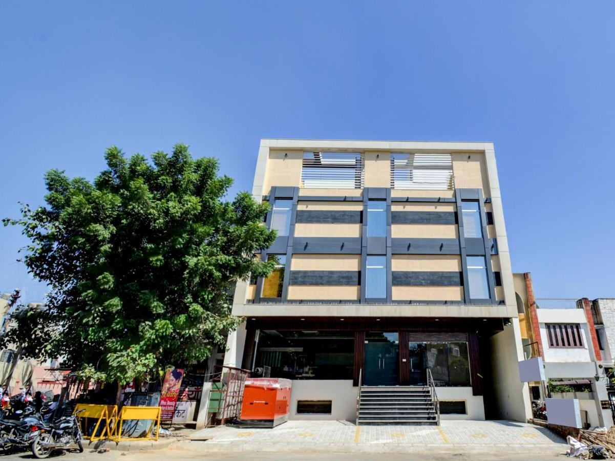 Oyo 73841 Amrit Residency Hotel