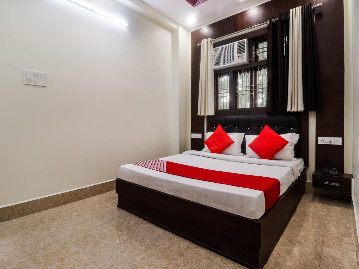 Oyo 73841 Amrit Residency Hotel