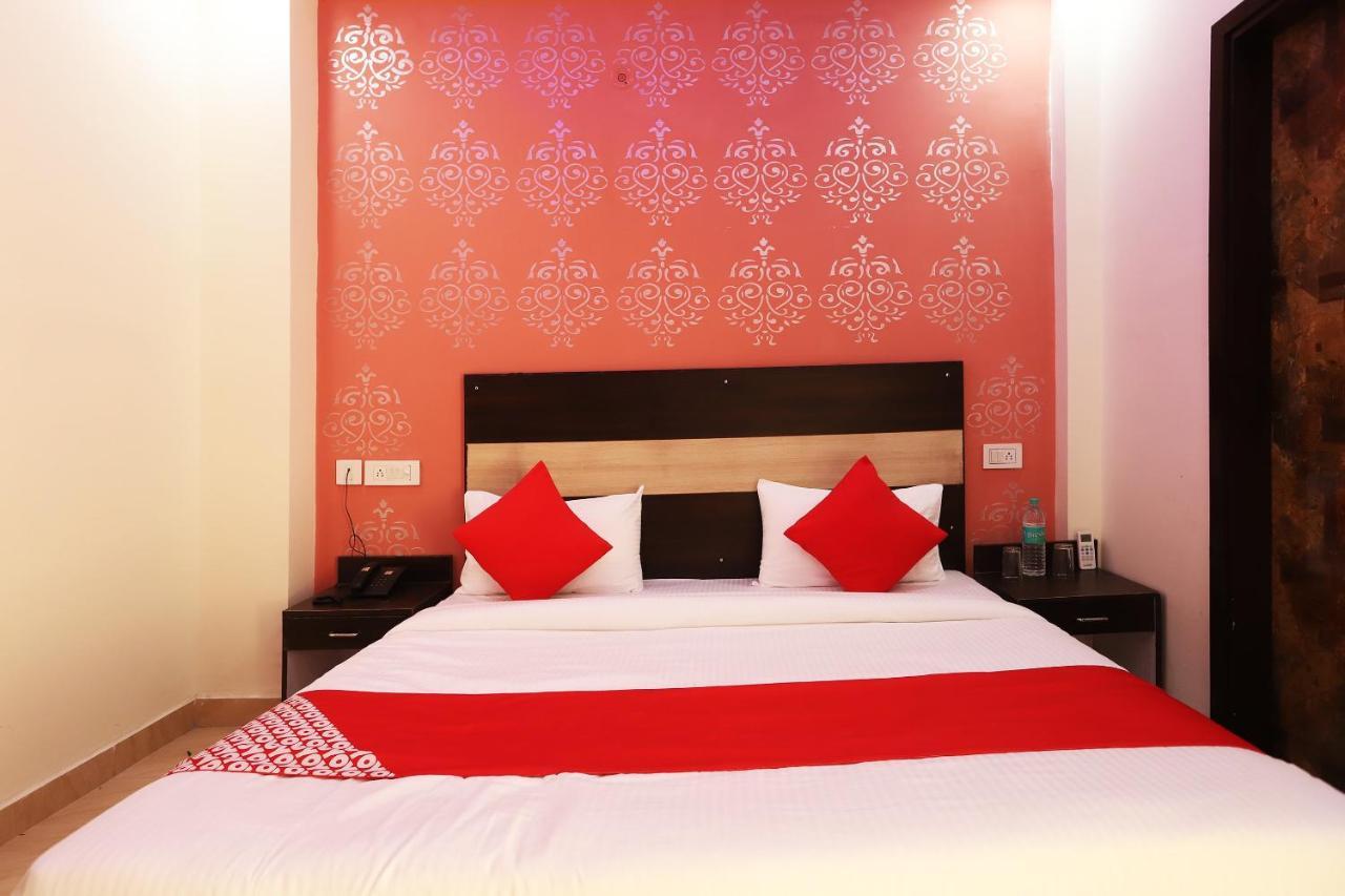 Hotel Oyo Flagship 42619 Diamond Key 3*