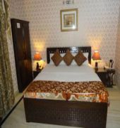 Treebo Trend Conclave Comfort Kailash Colony Hotel 3*