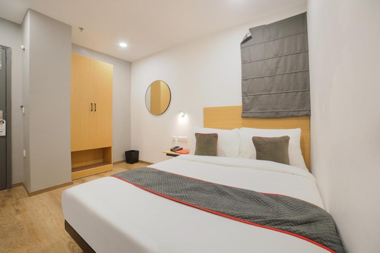 Oyo Townhouse 276 Sunrise Hotel