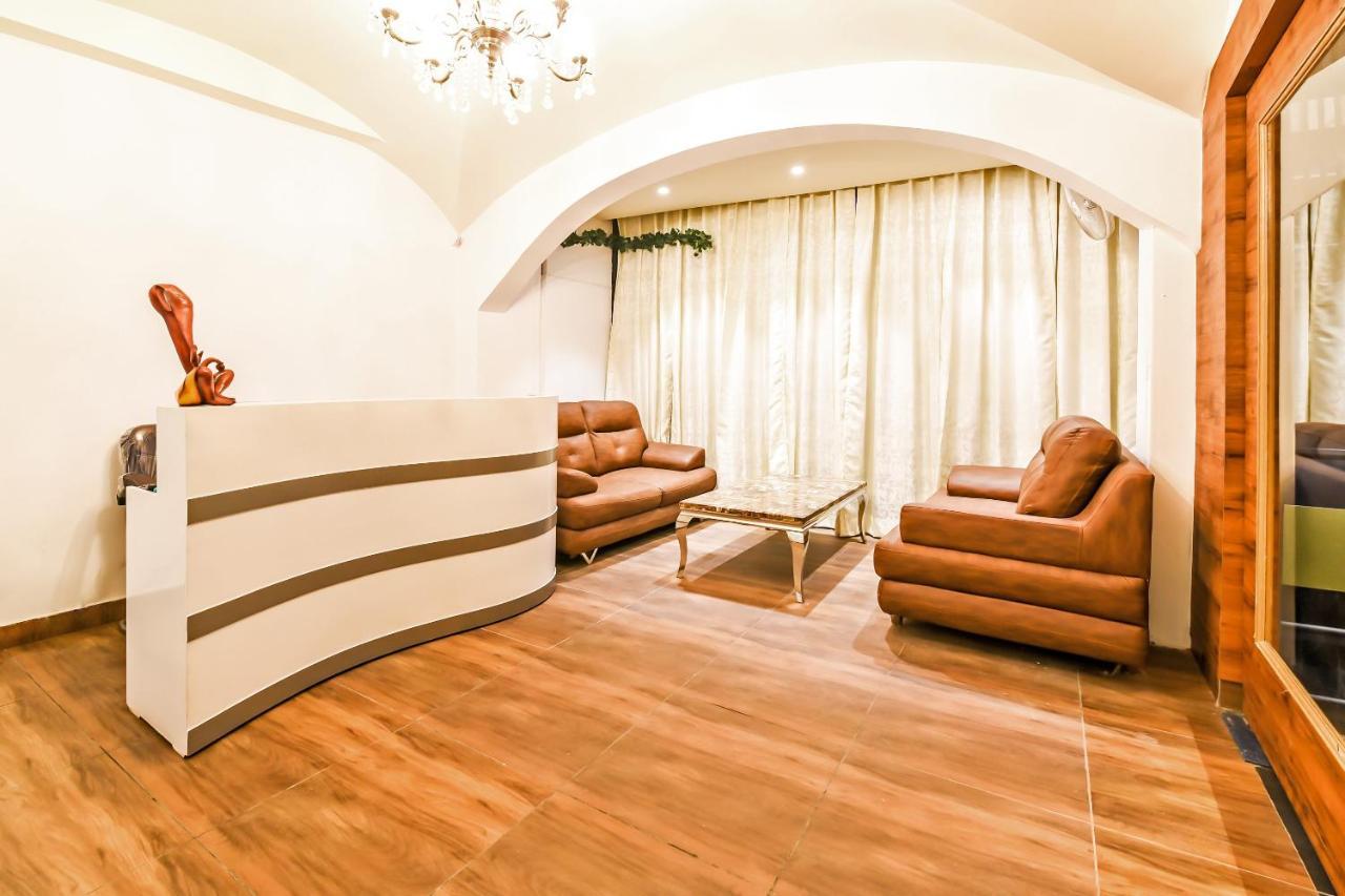 Hotel Capital O 19133 Oak Tree New Delhi