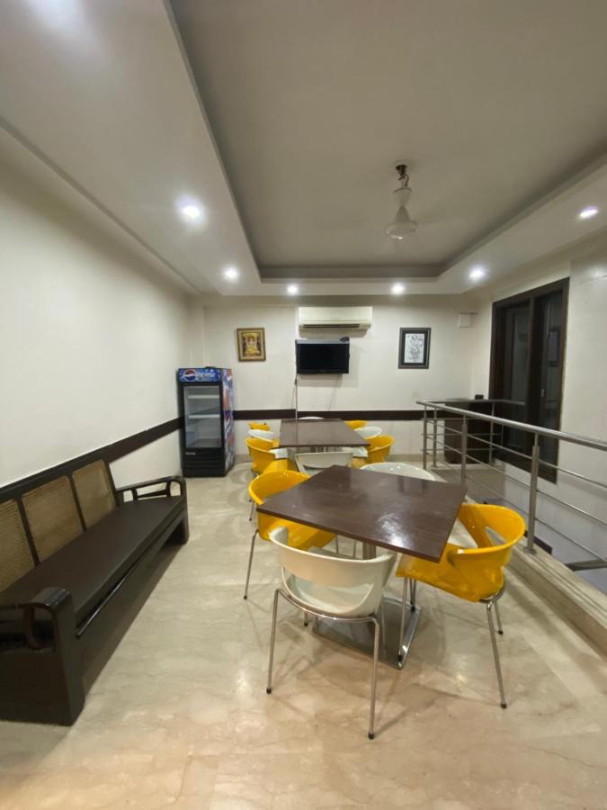 Sheesh Mahal Bed & Breakfast * Nova Deli