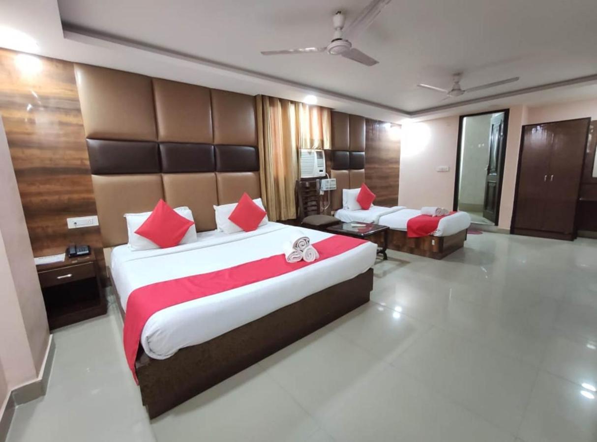 Airport Plaza Hotel