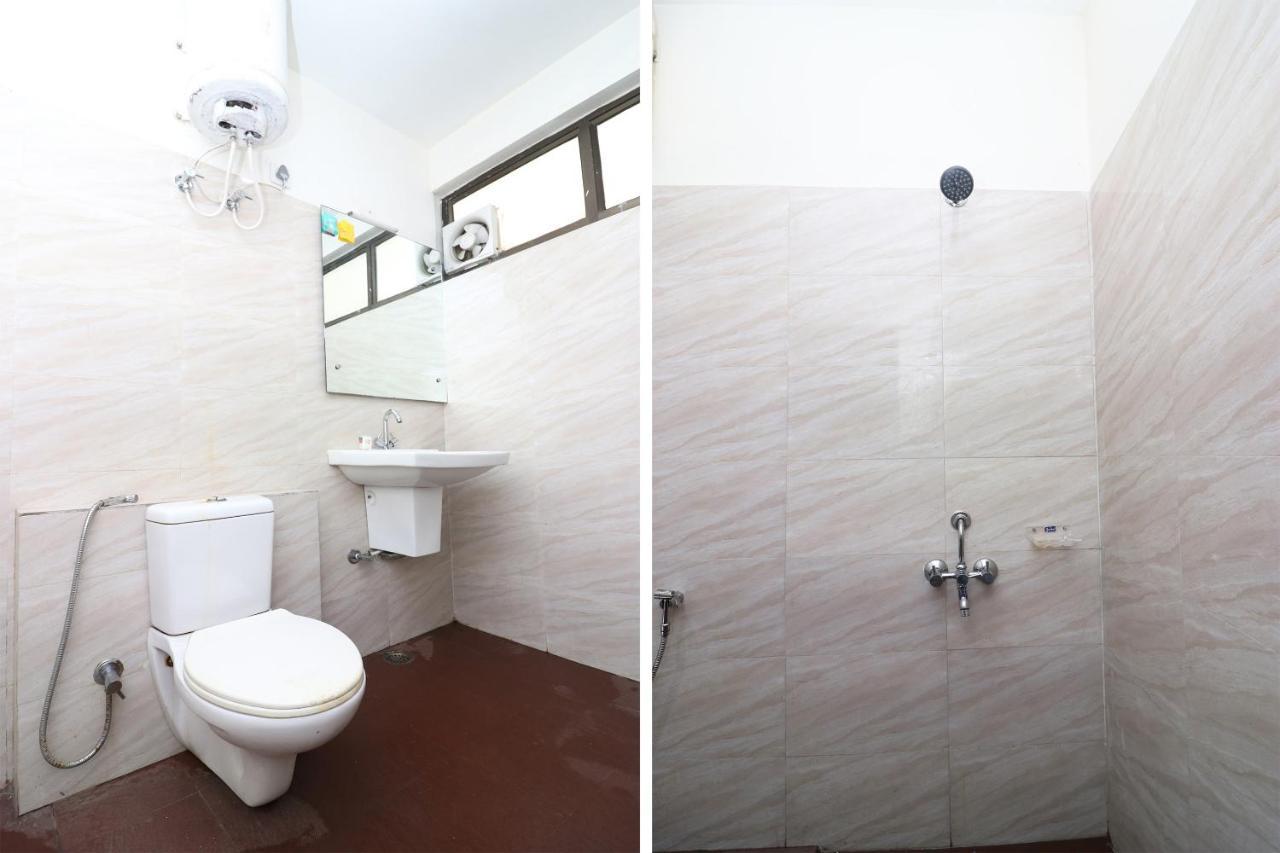Oyo 18753 Glance Hotel 3*