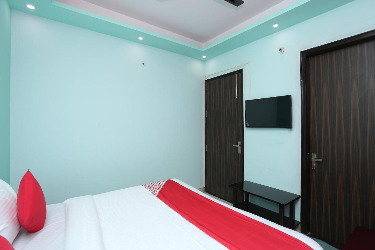 Oyo 28172 Golden Palace 3* Delhi (National Capital Territory of India)
