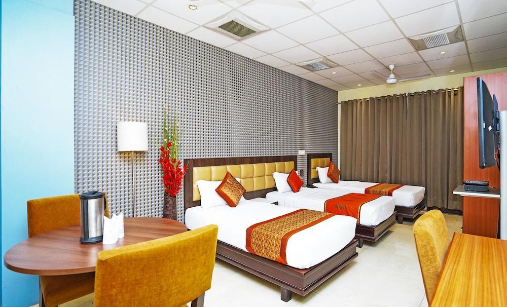 Hotel Pooja Palace 3*