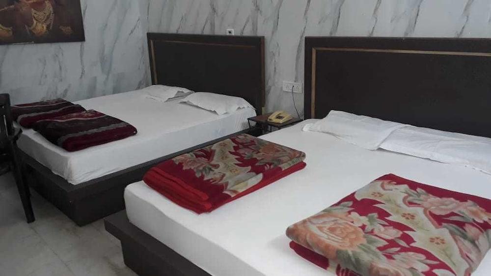 Hotel Bless 2*