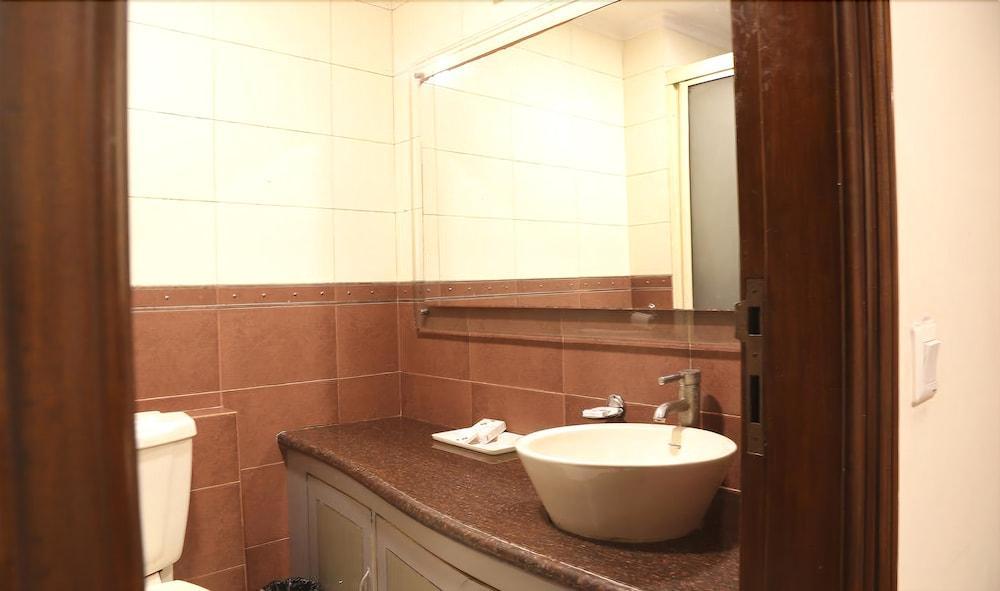 Hotel Chirag Residency