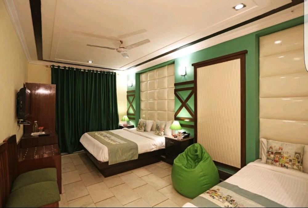Unistar New Delhi