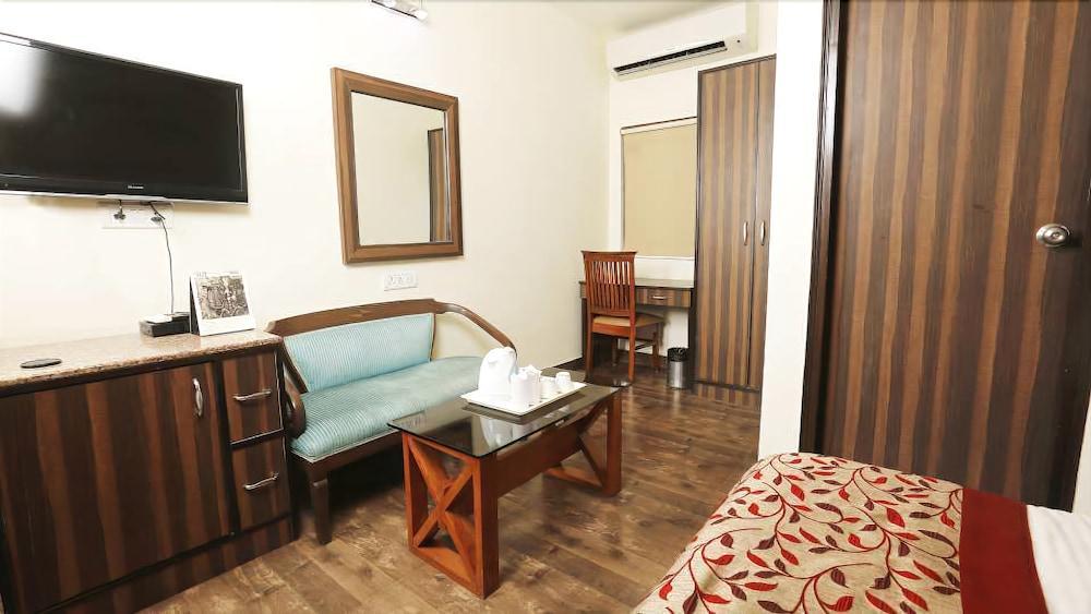 Pals Hotel 3*