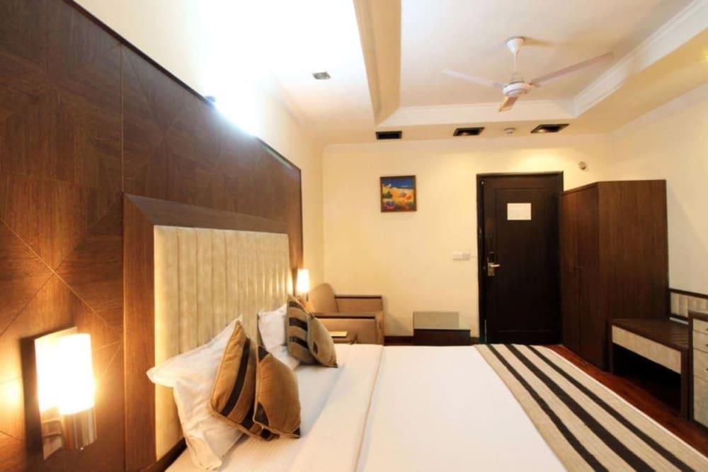 The Oakland Plaza By Orion New Delhi