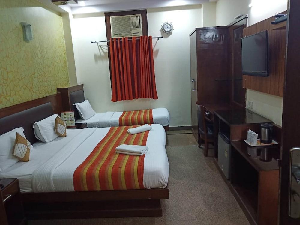 Fabhotel Jaggi Palace Karol Bagh 3*
