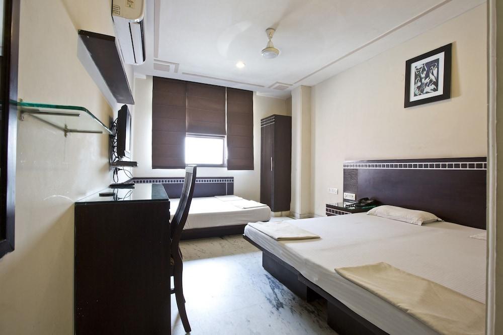 Hotel Smyle - Value Near Station New Delhi