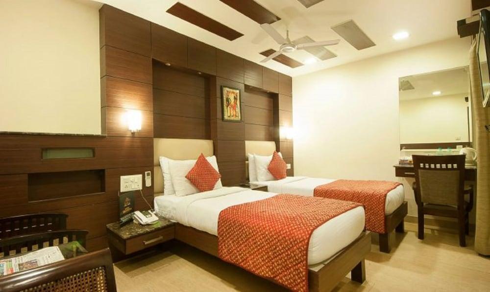 Tryfena Hotel
