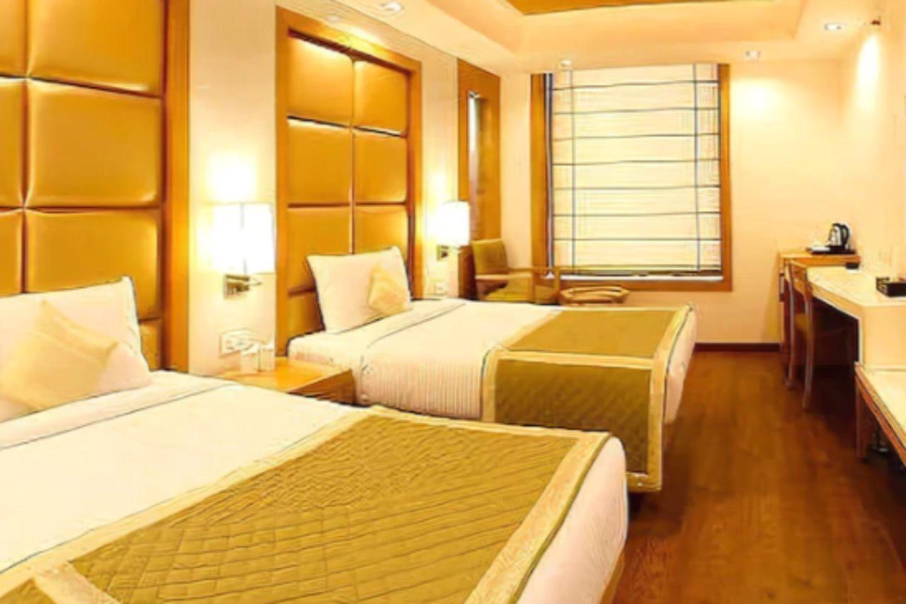 Almondz Hotel 3*