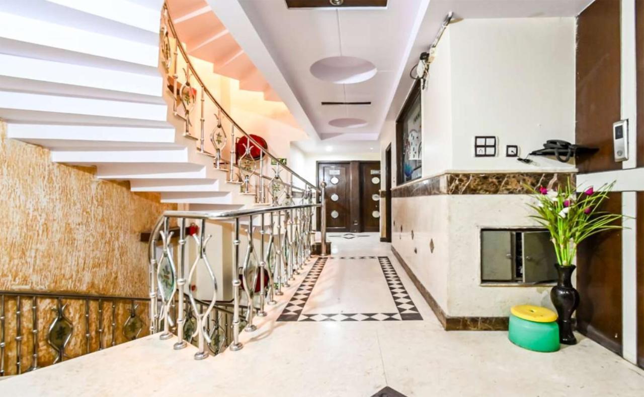 Shivdev International, Near Railway Station Hotel 3*