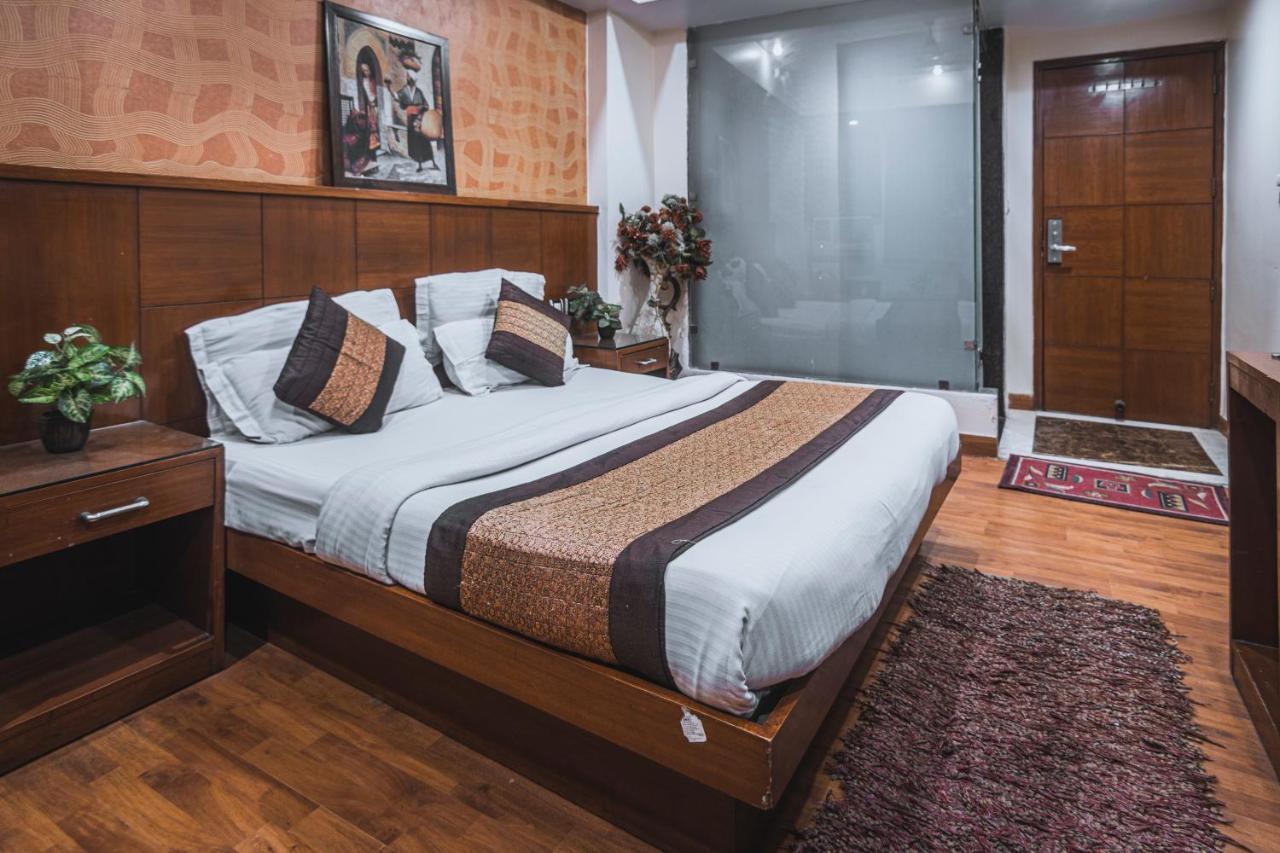 Shivdev International, Near Railway Station 3*