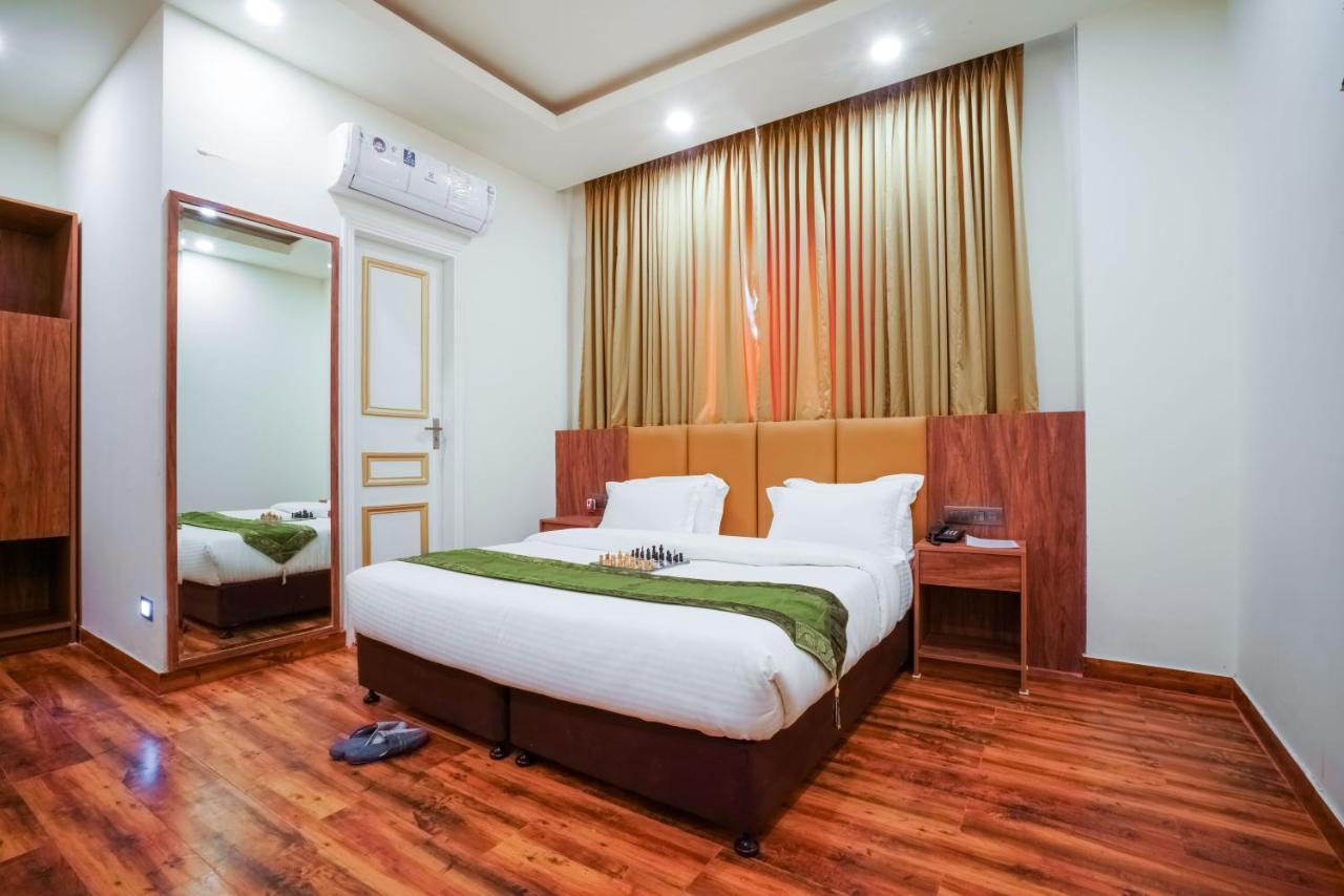 Heavens Gold Hotel
