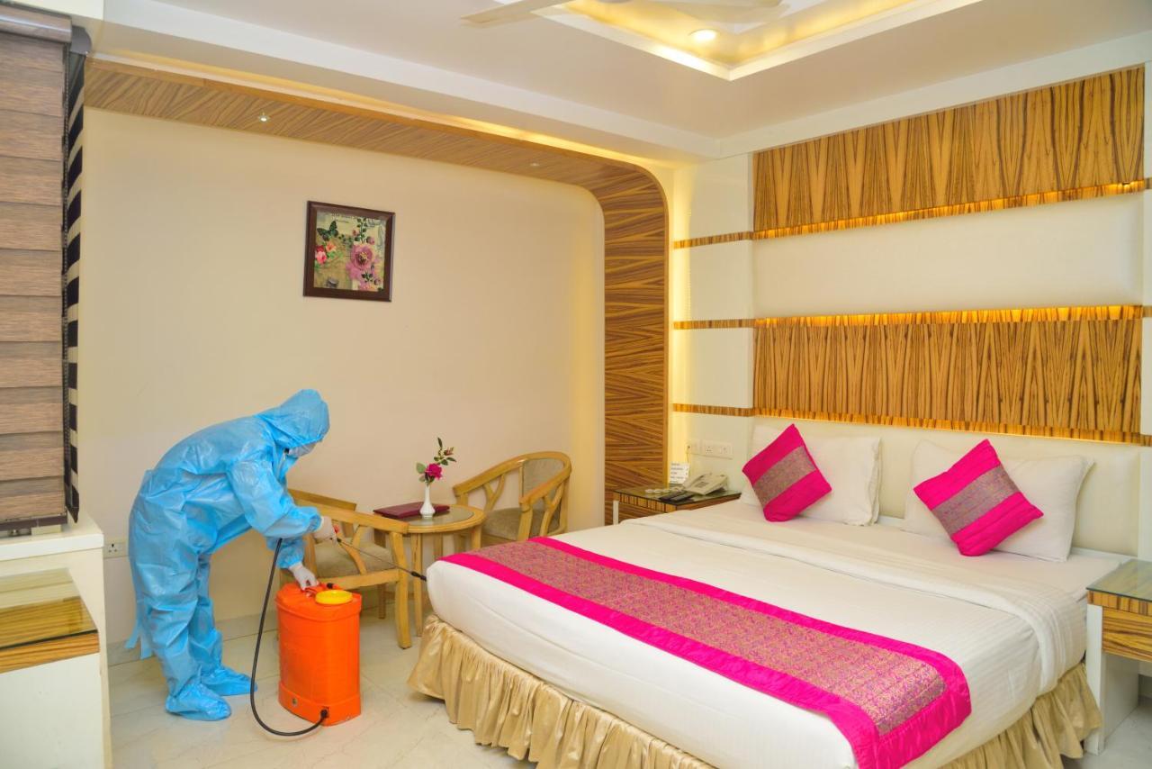 Hotel Aman Continental - 2mins From Railway Station And 5 Mins From Metro