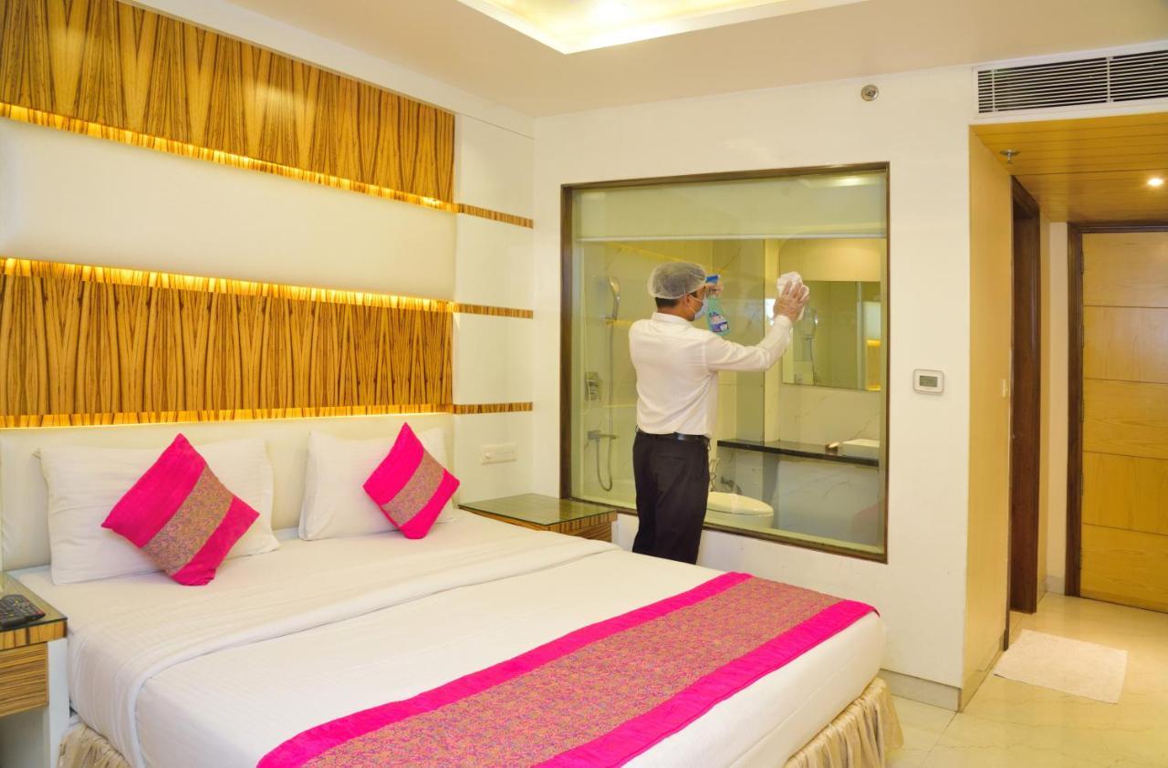 Hotel Aman Continental - 2mins From Railway Station And 5 Mins From Metro 3*