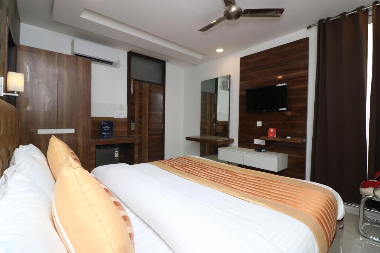 Hotel Oyo 9999 La Wisteria Delhi (National Capital Territory of India)
