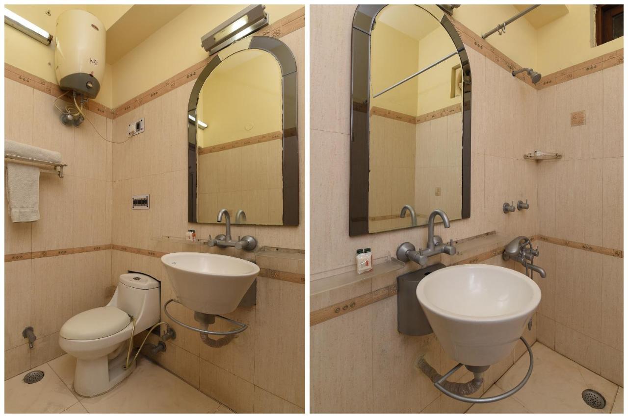 Oyo 11265 Kapur Hotel New Delhi