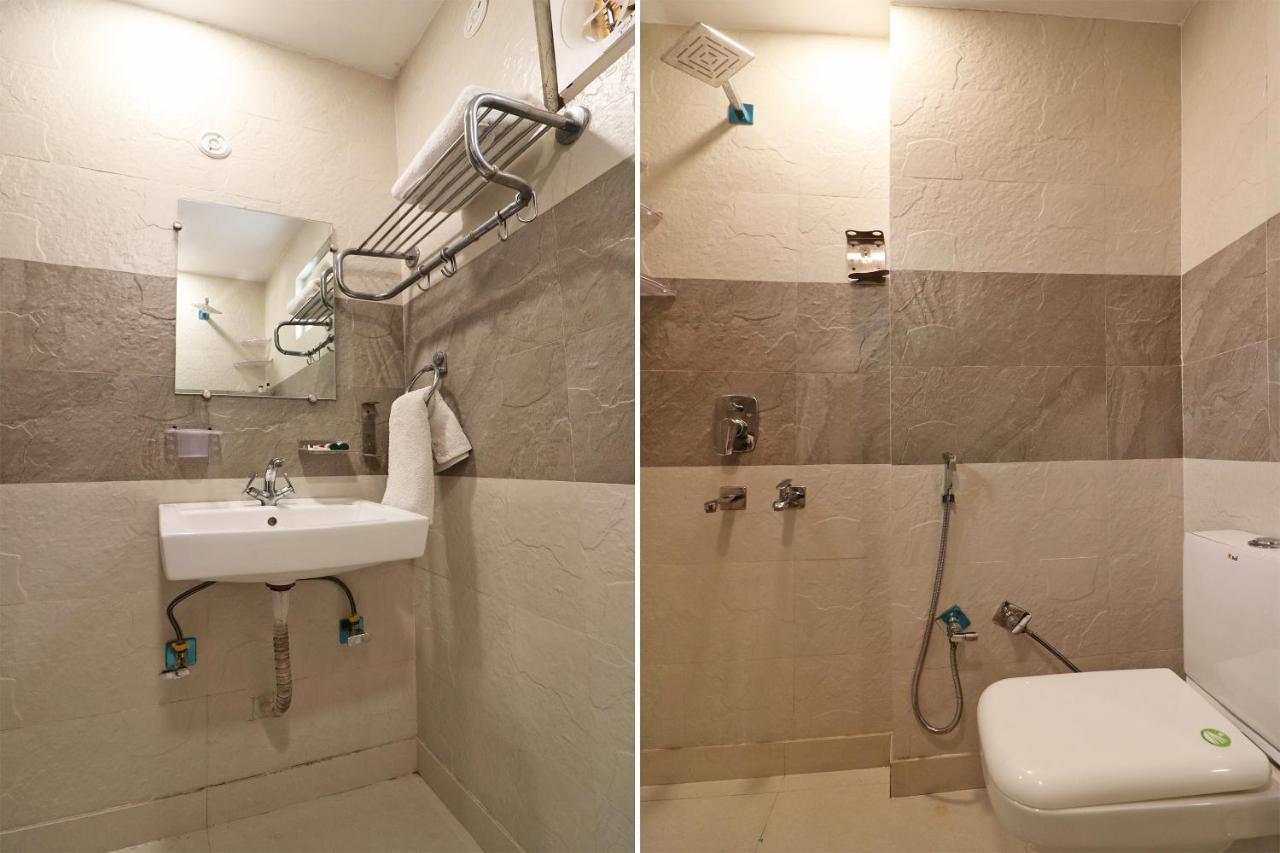 Hotel Oyo Mannat Residency Near Rohini Sector 18 Metro Station