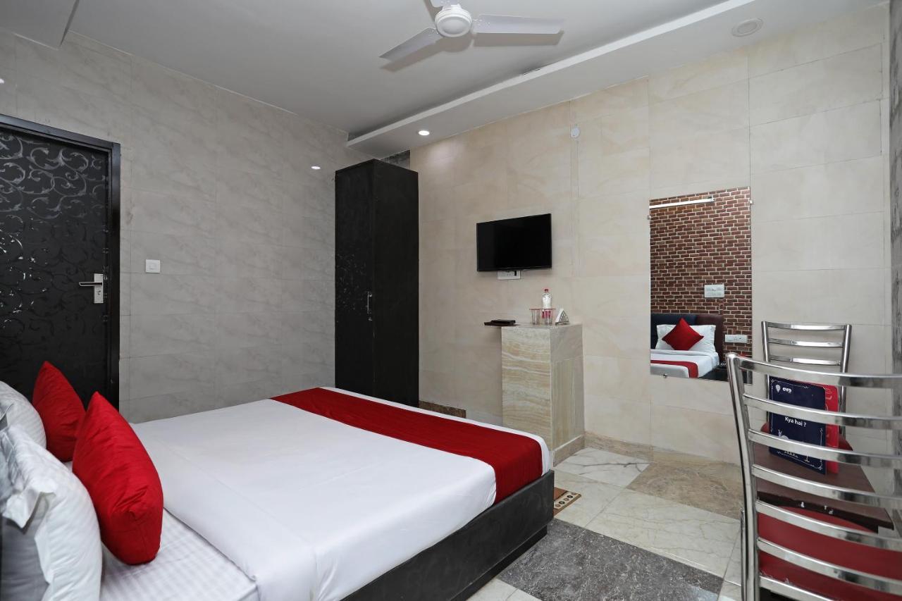 Oyo 10559 Pitampura Hotel 3*