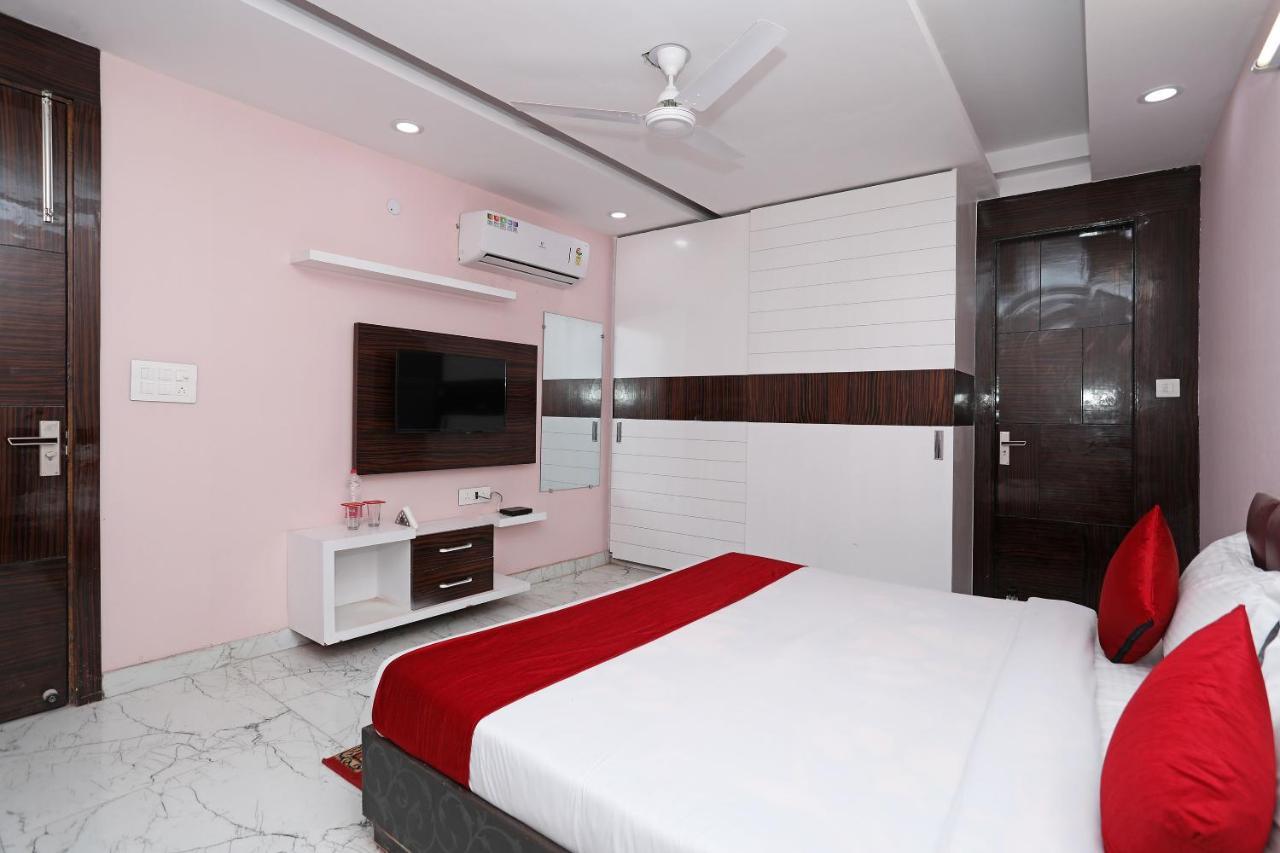 Oyo 10559 Pitampura Hotel Delhi (National Capital Territory of India)