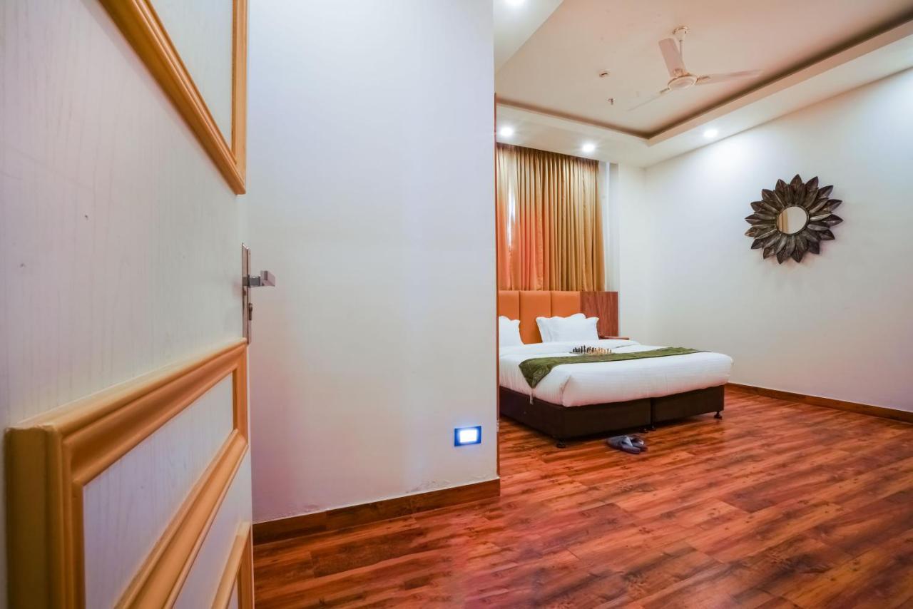 Hotel Heavens Gold