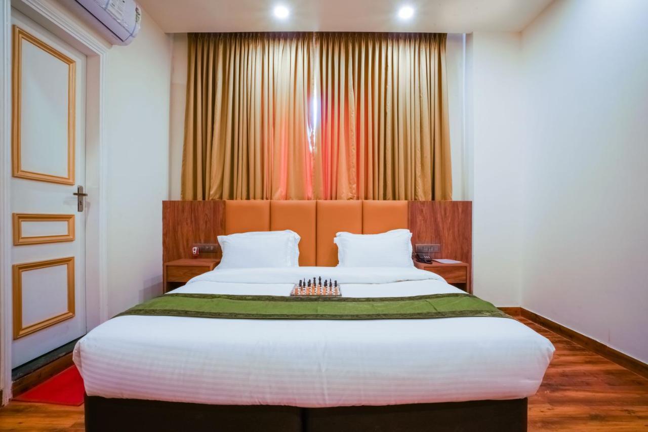 Hotel Heavens Gold