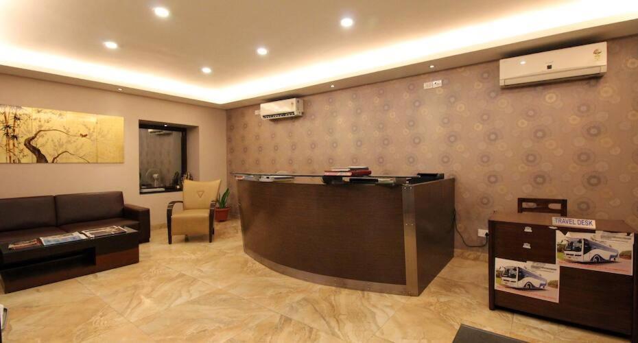 Hotel The Tourist - 1 Min From Railway Station 3*