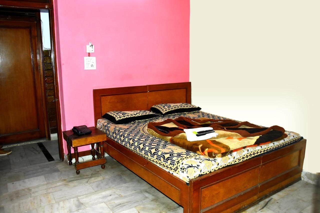 S R Palace *