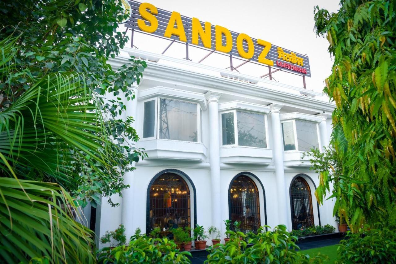 The Bungalow By Sandoz, Lajpat Nagar Acomodação com café da manhã  Nova Deli
