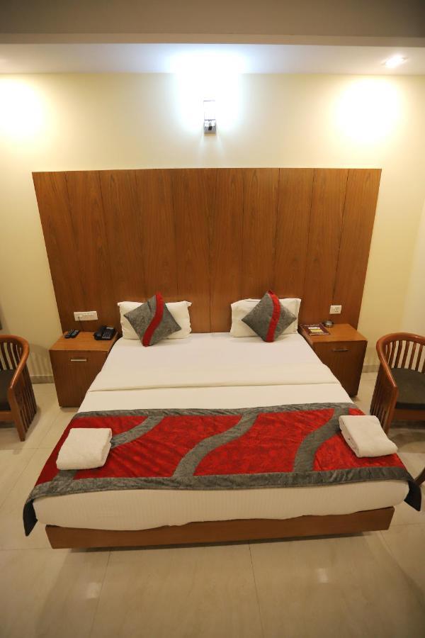 Hotel Aries New Delhi