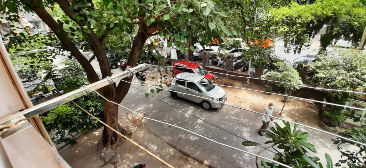 Guest house In Guest - Posh Foreigners Place,couples Allowed Lajpat Nagar