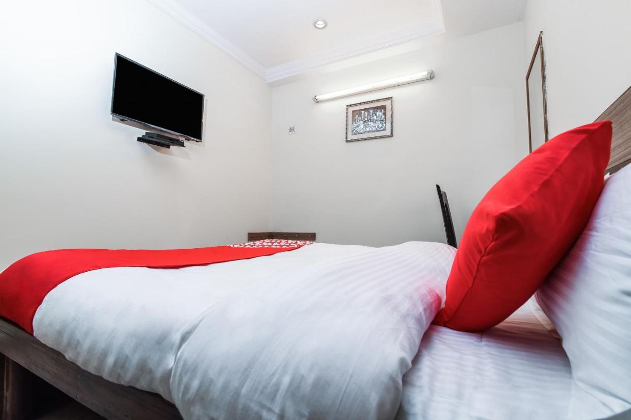 Hotel Oyo Flagship 14620 Kabila Karol Bagh 3*