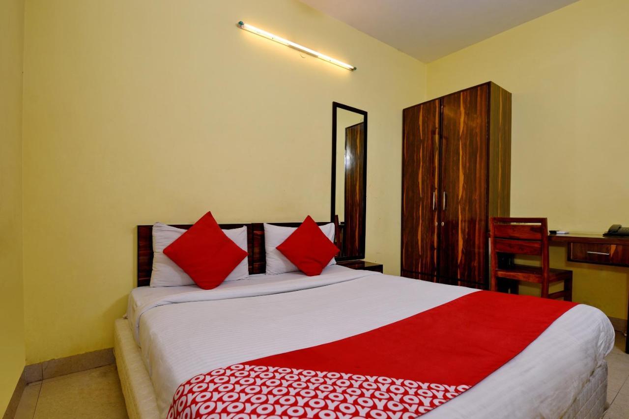 Hotel Oyo 4930 Em Residency