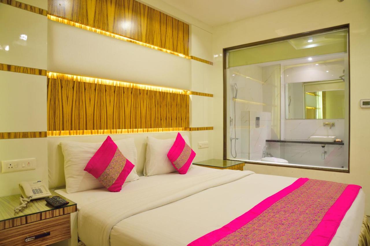 Aman Continental - 2mins From Railway Station And 5 Mins From Metro Hotel