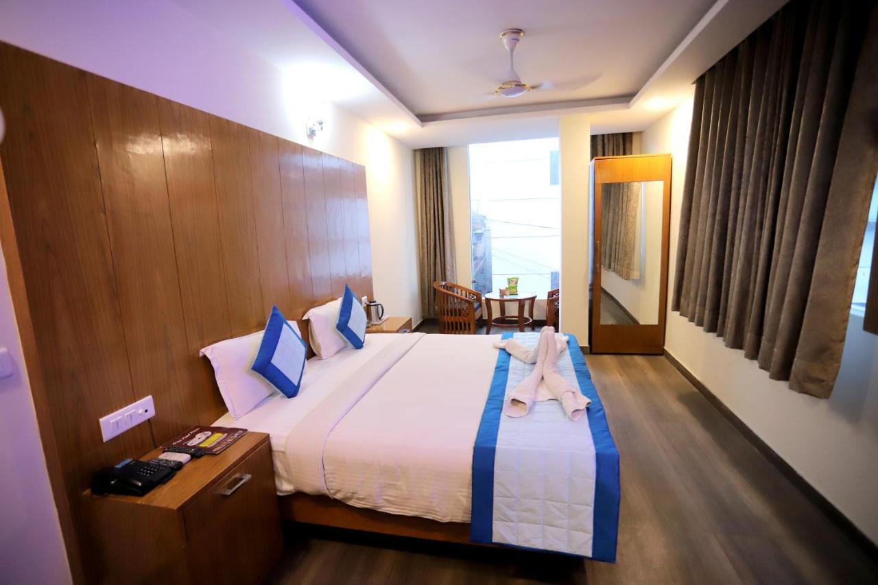 Aries Hotel 3*