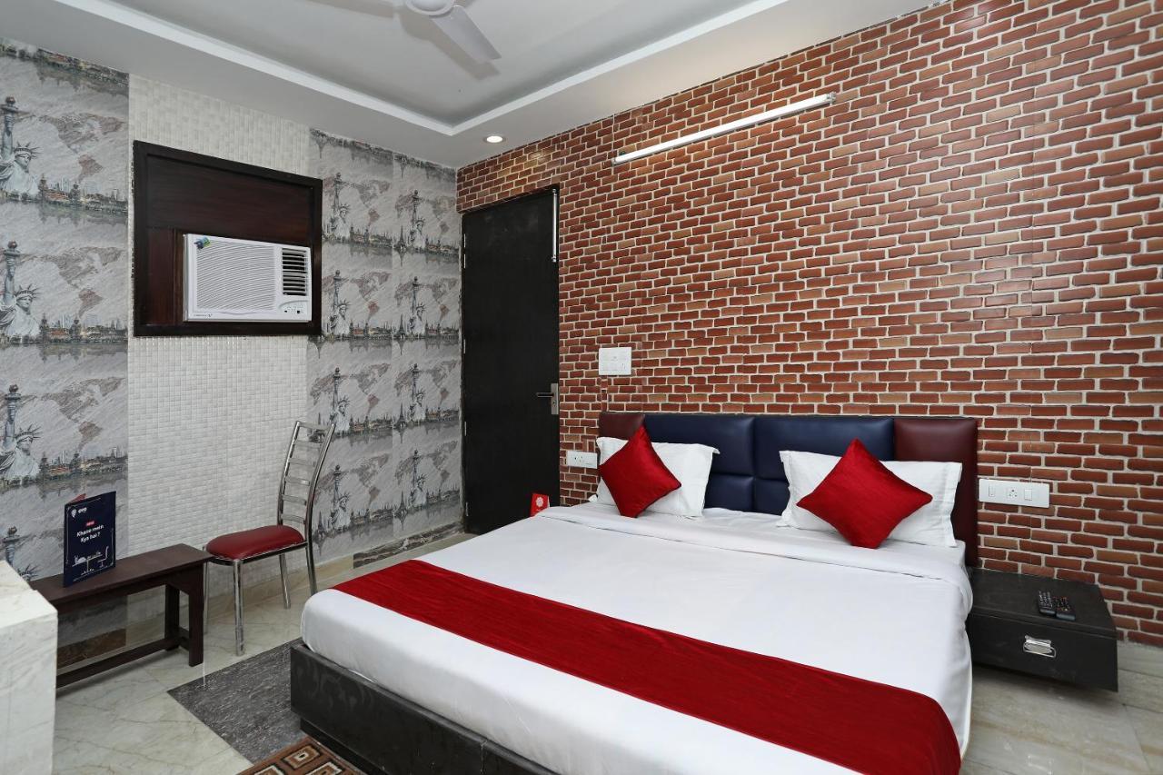 Oyo 10559 Pitampura Hotel 3*