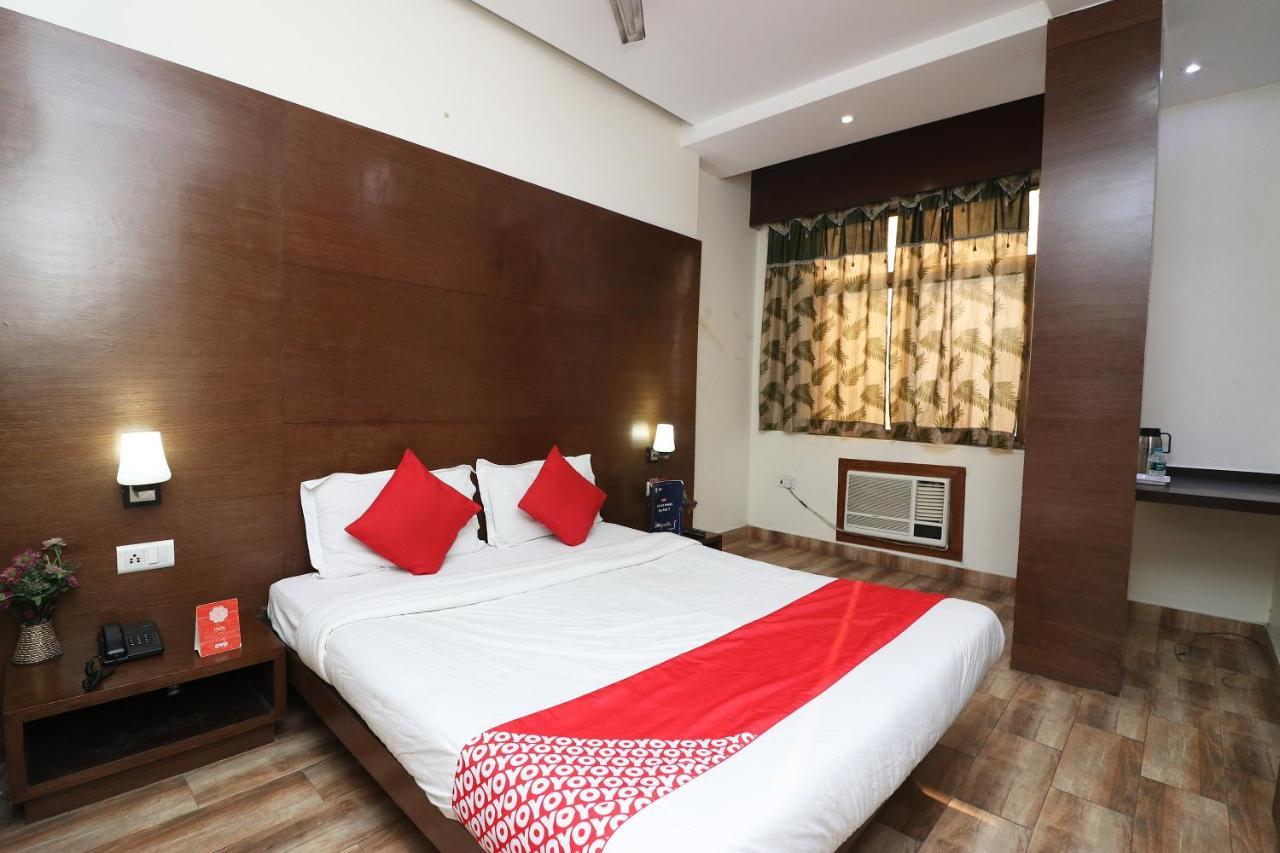Hotel Oyo 18753 Glance New Delhi