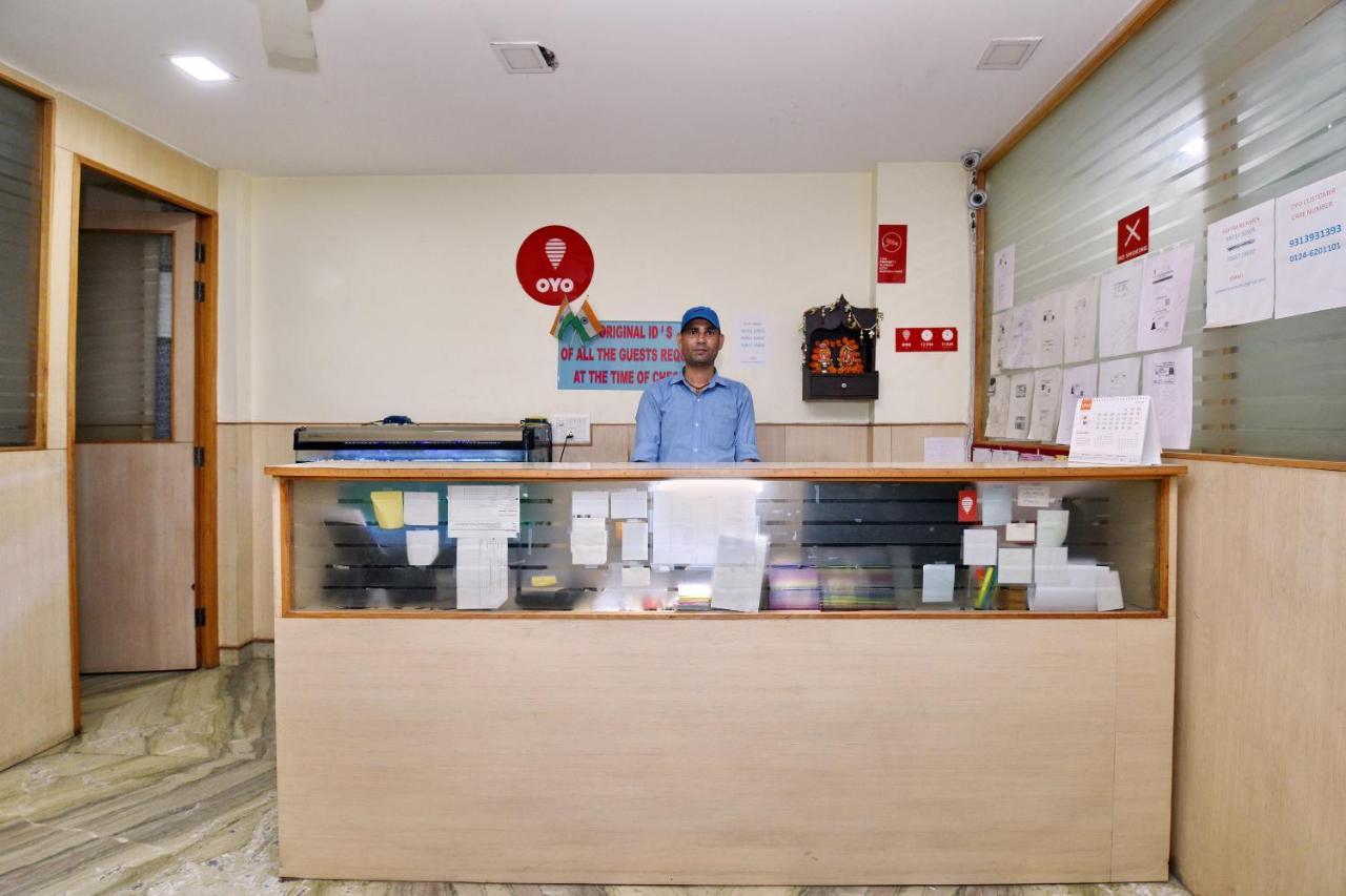 Oyo 4930 Em Residency 3* New Delhi
