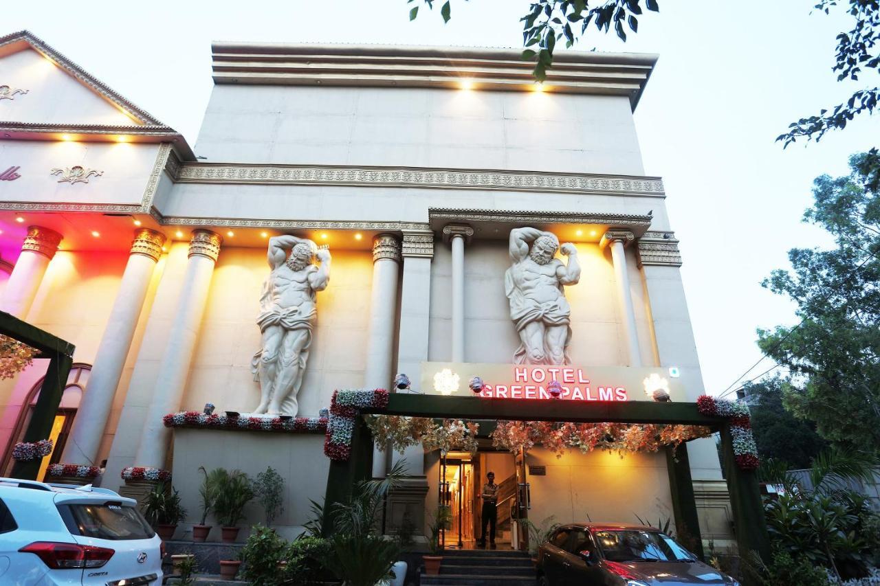 Hotel Capital O Green Palms Near Jhilmil Metro Station